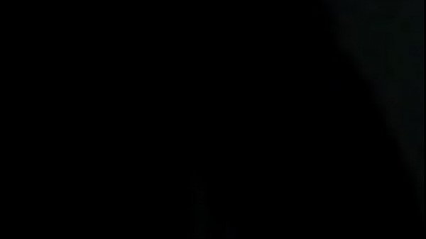 Mulher mamando piroca do marido no escurinho