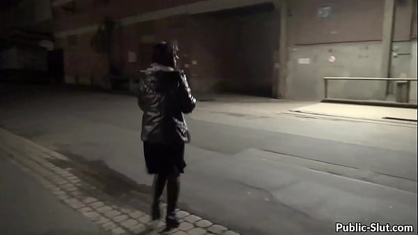 Hot woman has some pissing and cocksucking fun at the harbor