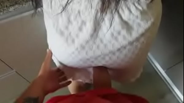 se la meto a mi hermana