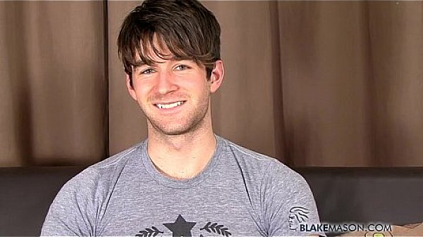 Gorgeous Woody Fox Beats His Meat