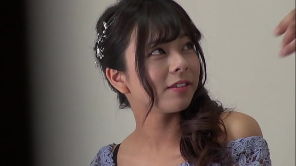 Japanese big-breasted woman creampied at photo session 0