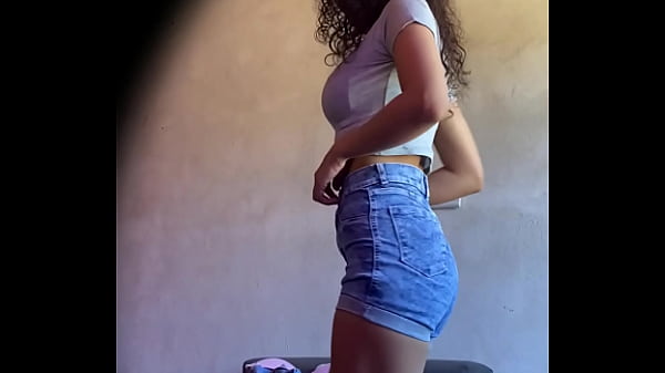 camara espia real en programa de intercambio en Bogota con mi amiga Alexia tetona 