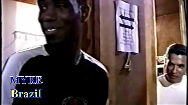 Dois Rapazes Tarados Fazem Muita Putaria  com Balconista do Clube dos Filmes Er&oacute;ticos