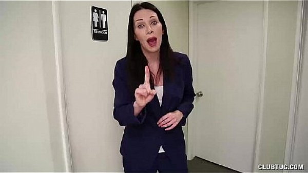 clubtug-Sexy milf gives you a pov hanjob