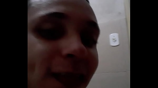 Chupando meu amigo casado 