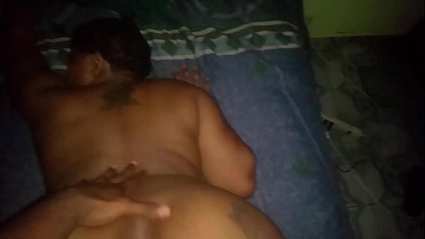 Dominicana culona cogiendo polla