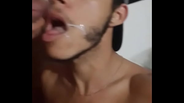 Dotado e Gostoso o Caixa do Super mercado que eu levei pra casa. TBT 