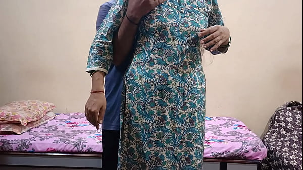 Misthibhabi ne budha ke sath me cream pie chudai kiya 