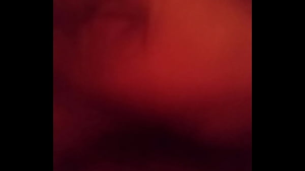 Petite branlette solo canap&eacute;  