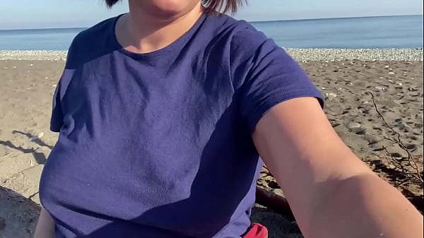 Women Pissing. Extreme pissing. Wife amateur piss. Outdoor pee