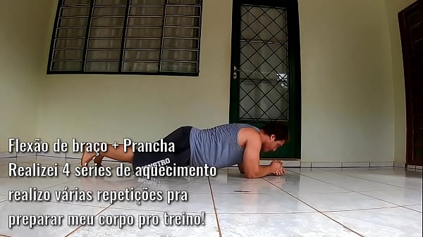 Treinamento em casa de peitoral para crescer o peito e os ombros sem equipamentos