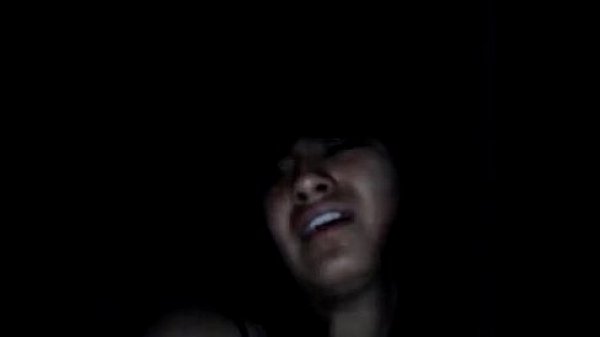 Morrita dandose sentons