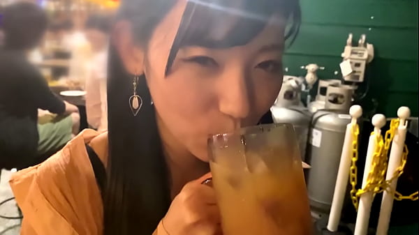 ハメ撮り ガチャポン引いてゲラゲラ笑っている姿が可愛すぎる天真爛漫な筋肉質&褐色美脚なセフレとハメ撮り 飲み姿が可愛すぎる おもちゃ ローション オイル コスプレ 顔射 美乳 美若い女性 ハメ撮り 中出し 素人