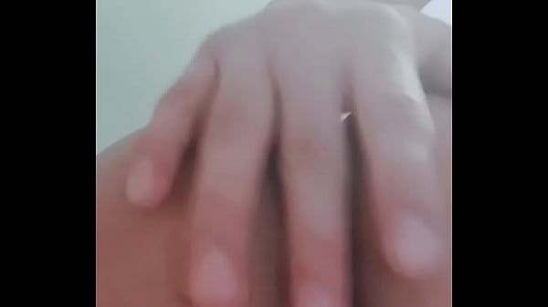 Chico mostrando su rico co&ntilde;o