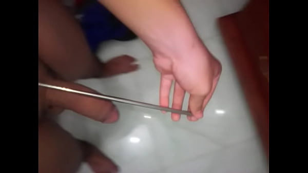 Trai Việt d&ugrave;ng đũa thọt lỗ s&aacute;o