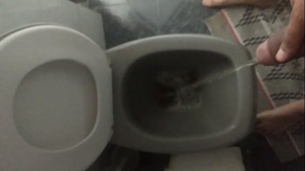 Pau amolecendo conforme mijar