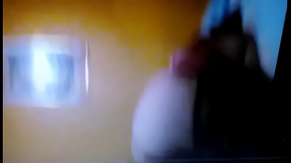 Culona Eve se toca la papaza