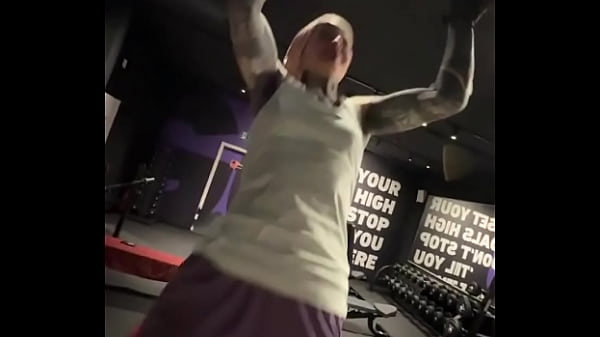 Challenge time!  How many pull-ups can you do? Let me know in the comments! I'm so excited to have a gym right around...  