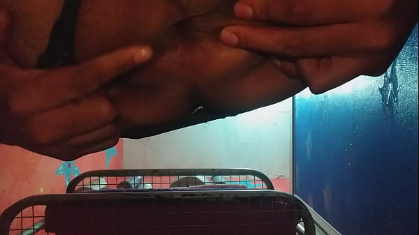 Jugando solo esperando verga 