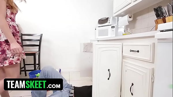 Teen Pies - Horny Blonde (Sydney Cole) Creampied By Plumber