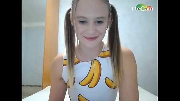 Hermosa blanca delgada share x more