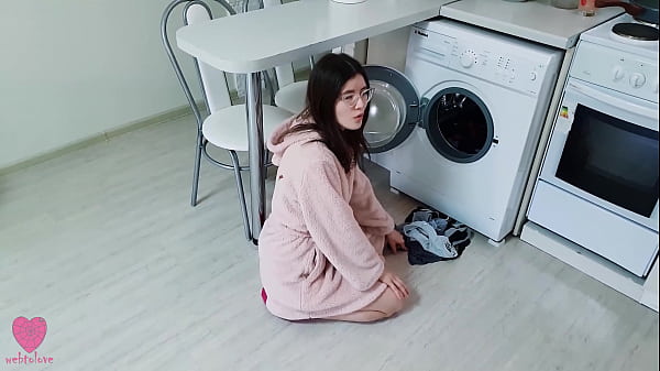 My girlfriend strongly attracted me with her spicy pose and caught me while I was pawing her ass, after which we had passionate sex with her  