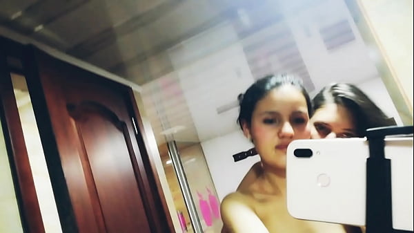 Mete t&uacute; lengual hasta mi garganta!!  