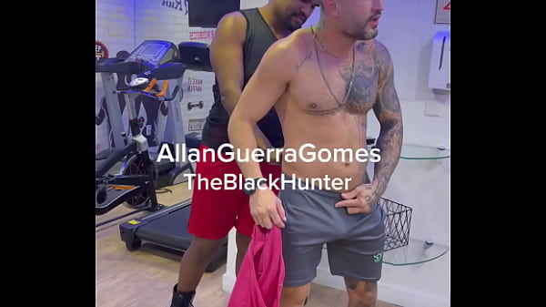 Fui dar aula de preparo f&iacute;sico para artes marciais (luta) para meu aluno safado e acabou na sauna