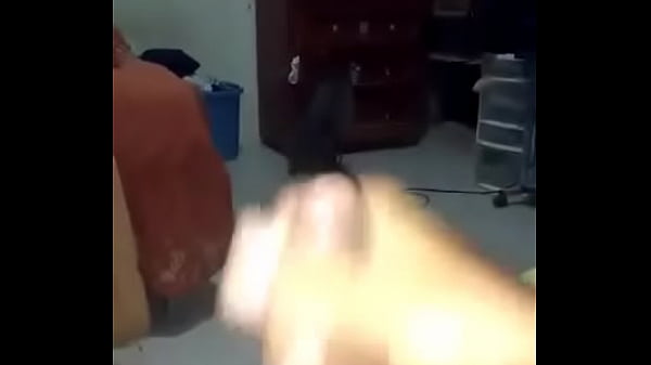 Otra vez el chavito ense&ntilde;andome el cuerpo  