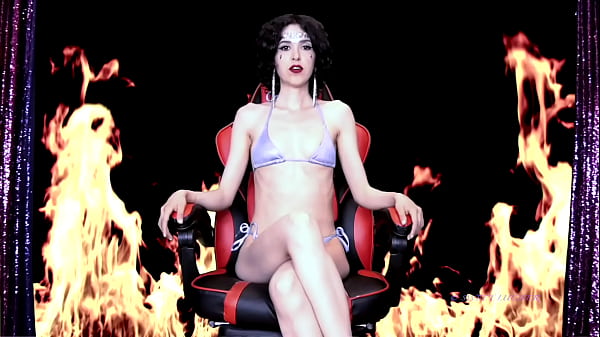 Dea dominatrice italiana Goddess Diamante Manyvids fetish mesmerize 