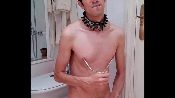 twink jerking off with new items  