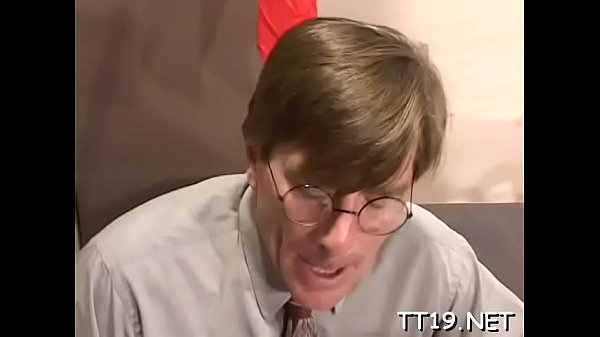 Teen bimbo Cindy's cherry rules the world