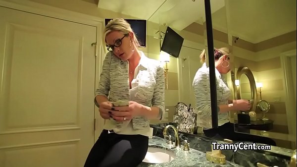 Dude fucks dirty shemale mouth