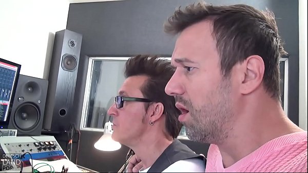 Conny & Titus treffen sich im Studio um eine Stimmprobe von Tamy Lou zu h&ouml;ren