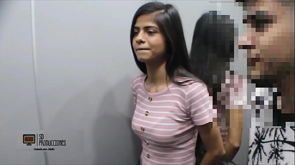 Hermanastra, ven y te follo el co&ntilde;o hasta llenarte de leche - Porno en Espa&ntilde;ol