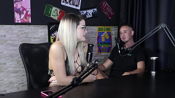 Gosta de apanhar mas n&atilde;o gosta de bater, foi capa da revista sexy, acha que homens tem medo dela e pensou em desistir do reality - Luciana Picchi (SHEER/RED)