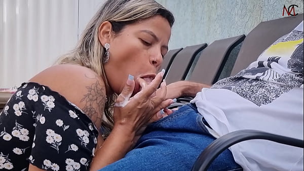 Loirinha safada fode com um desconhecido !