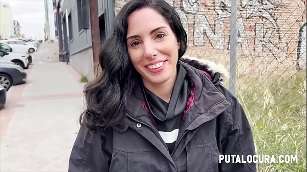 PutaLocura - Torbe pilla a morena espa&ntilde;ola Linda del Sol y se la folla por el culo