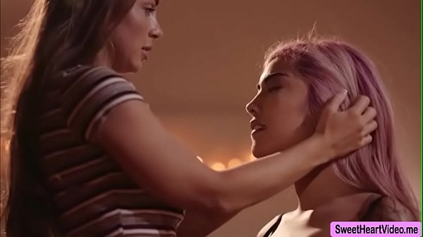 Ashlee Juliet spreads legs and let MILF Abigail Mac eat her pussy