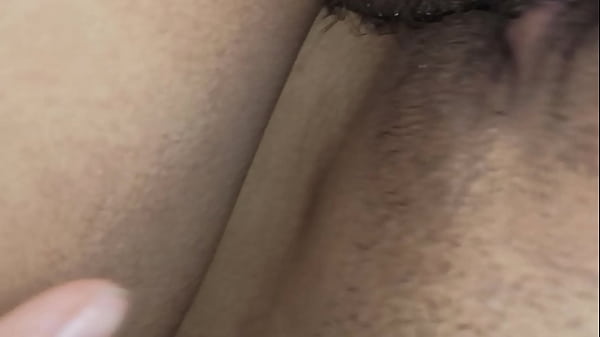 Pas&aacute;ndolo de re bien con la novia  