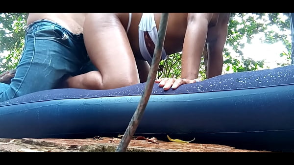 no centro da cidade fazendo sexo nu carro