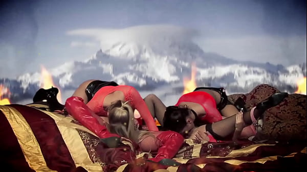 Angel Dark, Carly, Nataly D'angelo And Michelle Thorne Hot Lesbo Foursome!