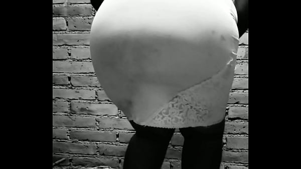 moviendo trasero madura gay 