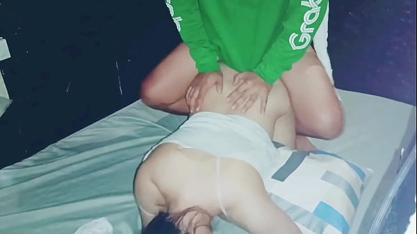 Asian chubby pregnant mom.