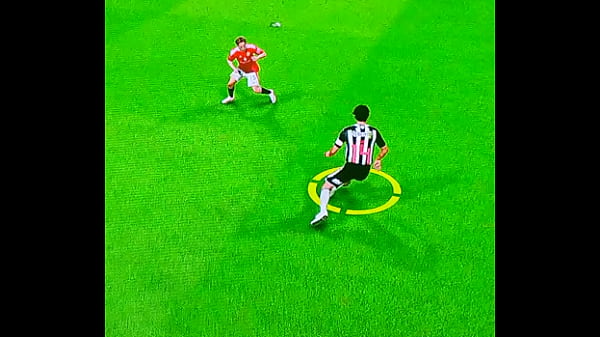 Novinho empurra tudo em brutamontes e ele fica todo aberto e fudido  