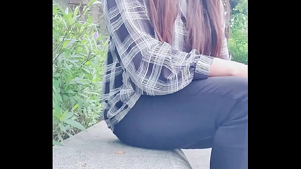 Crossdresser Ting outdoor pee and masturbation 