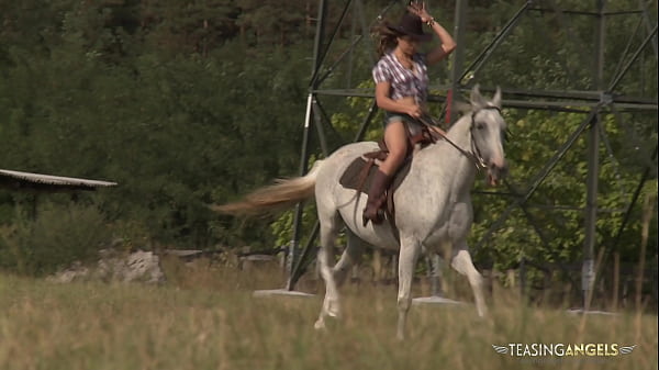 Nothing makes this slut happier than getting ass fucked outdoors