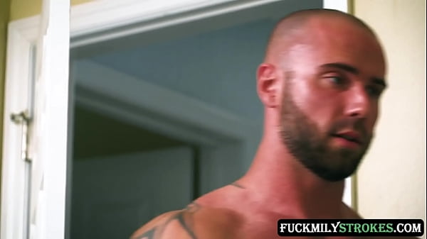 FuckmilyStrokes.com - Gracie Gates and Leanna Lovings move into a new house with their stepdad, Danny Steele.  