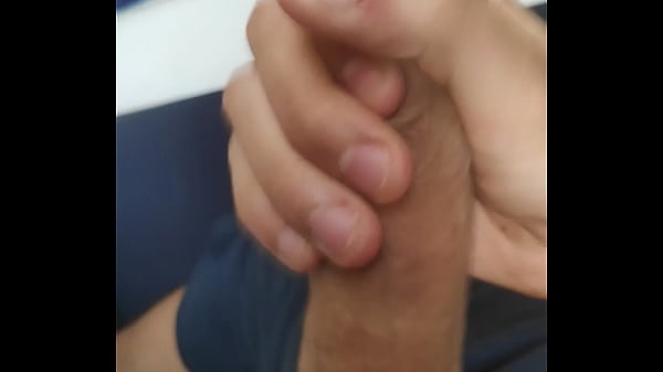 Cazzo duro italiano sborra 