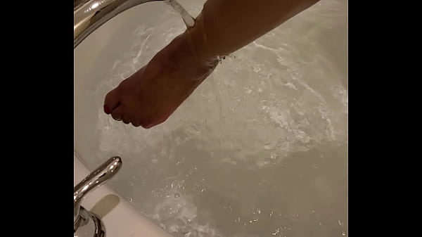 hot water feels so good on me